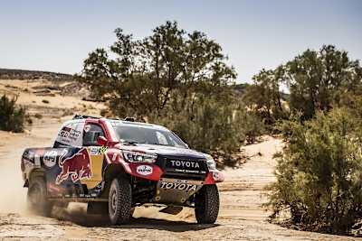 Nasser Al-Attiyah führt in Marokko