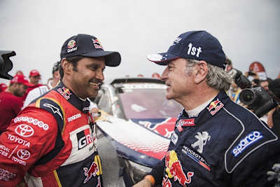 Zweiter Nasser Al-Attiyah (li.) und Sieger Carlos Sainz