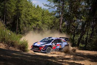 Thierry Neuville hofft in Wales auf einen problemlose Rallye