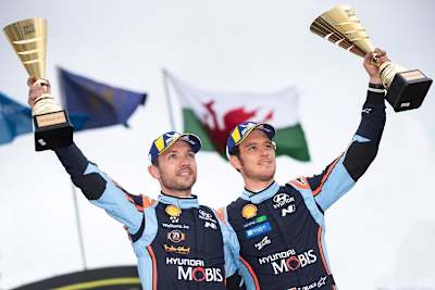 Nicolas Gilsoul (li.) und Thierry Neuville