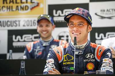 Thierry Neuville bleibt bis 2018 bei Hyundai