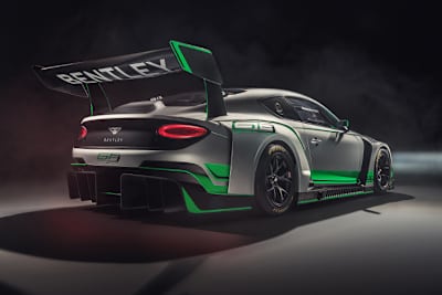 Mächtiger Heckflügel des Bentley Continental GT3