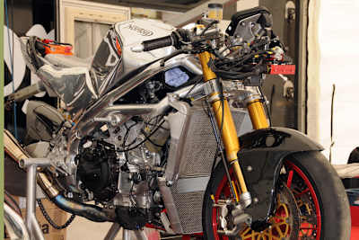 Die Norton-Aprilia mit dem 230 PS starken RSV-4-Motor
