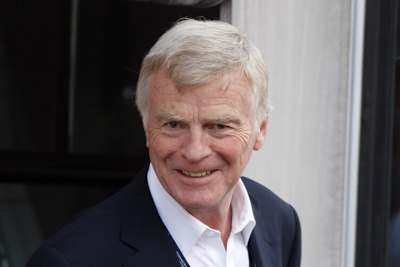 Max Mosely ist froh, dass die Sicherheit auf den Rennstrecken und Straßen so vebessert wurde