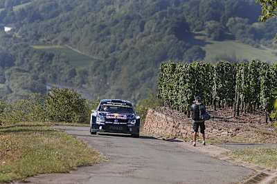 Sébastien Ogier mit Bestzeit in die ADAC Rallye Deutschland gestartet