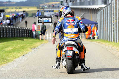 Miguel Oliveira nach dem Crash auf dem Sachsenring