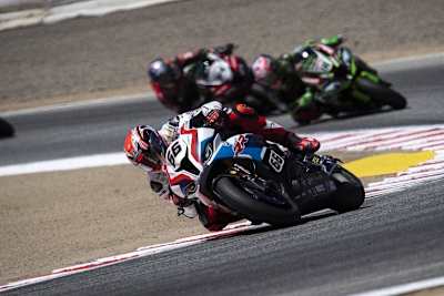 Tom Sykes zeigt mit der BMW beeindruckende Leistungen