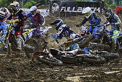 Anne Borchers (#111) hielt sich clever aus den Scharmützeln heraus