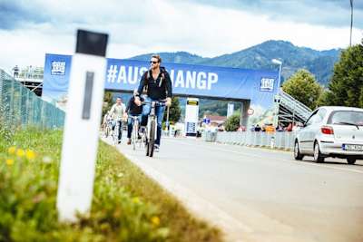 Wer die Natur geniessen will, schwingt sich aufs Fahrrad