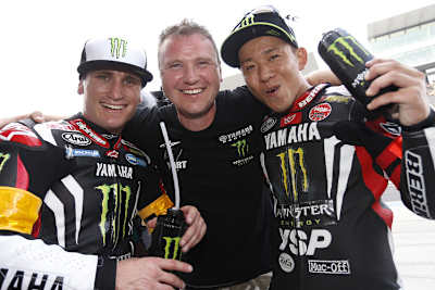 Broc Parkes, Teamchef Mandy Kainz und Katsuyuki Nakasuga (v.l.)