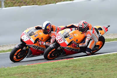 Barcelona: Dani Pedrosa (26) gegen Marc Márquez (93)