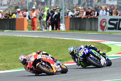 Dani Pedrosa noch vor Valentino Rossi