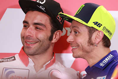 Danilo Petrucci und sein Kumpel Valentino Rossi