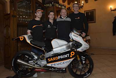 John McPhee, Alexis Masbou, Peugeot-Manager Enrico Pellegrino und Teammanager Terrell Thien