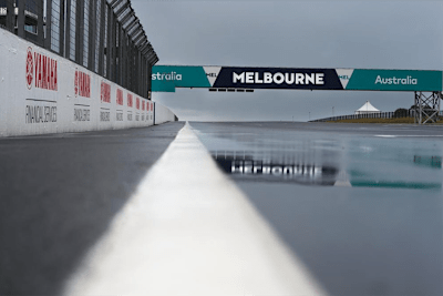 Die Testarbeit auf Phillip Island wurde am Mittwoch durch Regenschauer immer wieder gestört
