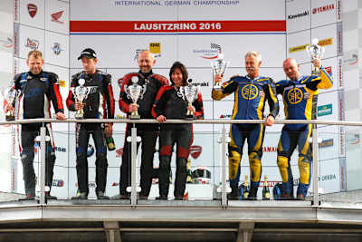 Das Seitenwagen-Podest komplett