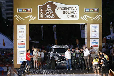 Rekordsieger Stéphane Peterhansel beim Start