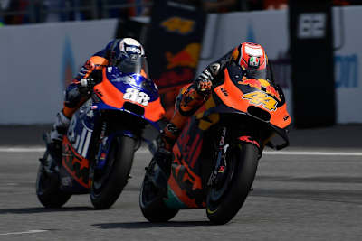 Pol Espargaró dicht gefolgt von Miguel Oliveira