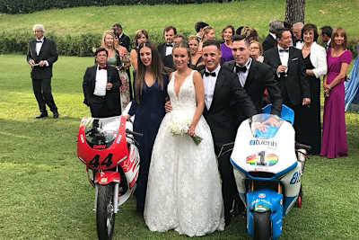 Pol Espargaró mit Carlota, Bruder Aleix rechts