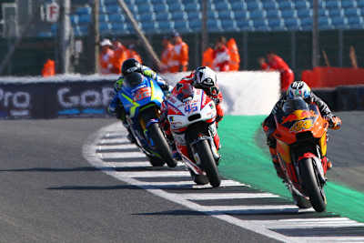 Im Rennen: Pol Espargaró (44) vor Redding (45) und Rins (42)