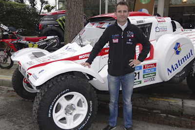 Nach Siegen bei den 24-Stunden-Rennen in Le Mans und auf dem Nürburgring wagt Romain Dumas nun ein neues Langstrecken-Abenteuer – die Rallye Dakar 