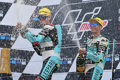 Marcos Ramirez und Lorenzo Dalla Porta durften wie schon in Deutschland auch in Silverstone gemeinsam aufs Podest