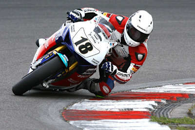 Michi Ranseder mit seiner Honda Fireblade