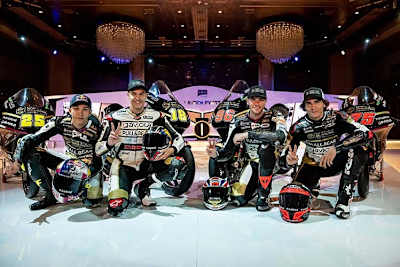 Das Aspar-Team im neuen Design: Fernandez, Cardelús, Dixon und Arenas