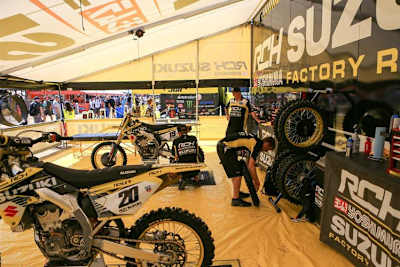 Unter dem RCH-Zelt brach in Thunder Valley ein Feuer aus