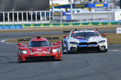 Der Cadillac DPi (li.) wird zehn Kilogramm schwerer. Der BMW M8 GTE darf 20 kg ausladen