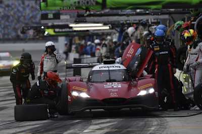 Auf der Fahrertür zu erkennen: Spencer Pigot,  Jonathan Bomarito und Tristan Nuñez fuhren schon 2017 im Mazda DPi