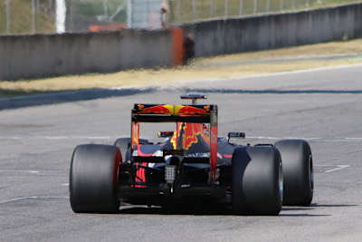 Die neuen Pirelli-Reifen sind deutlich breiter als die aktuellen Walzen