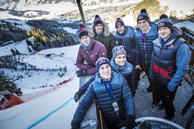 Hinten: Kvyat, Sainz, Márquez, Verstappen und Smith. Vorne: Pol Espargaró und Pedrosa. 