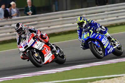 Das Rennen in Doha/Katar: Scott Redding (45) vor Aleix Espargaró (15)