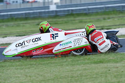 Siegverdächtig: Tim Reeves und Beifahrer Mark Wilkes (GB)