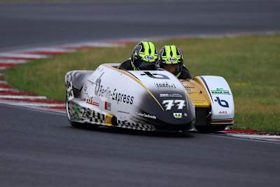Tim Reeves/Mark Wilkes gewannen in Most beide Rennen der IDM Seitenwagen 600