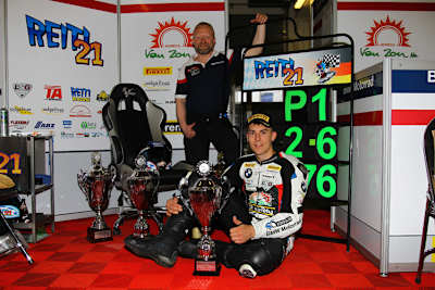 Markus Reiterberger mit einem Teil seiner Pokalsammlung