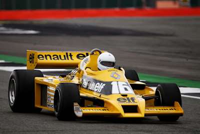 René Arnoux fährt den GP-Renner R.S.01 von 1977