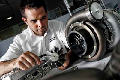 Dürfen die Renault-Techniker nach mehr Leistung forschen?