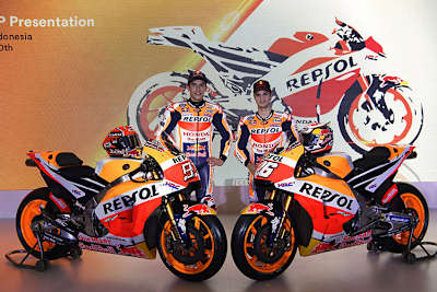 Marc Márquez und Dani Pedrosa mit der Repsol-Honda für 2018