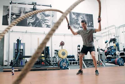 Harte Arbeit mit den Tauen