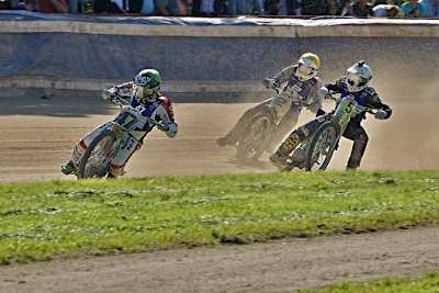 Dem Schiesdsrichter waren die Starts von Erik Riss (47) zweimal zu gut