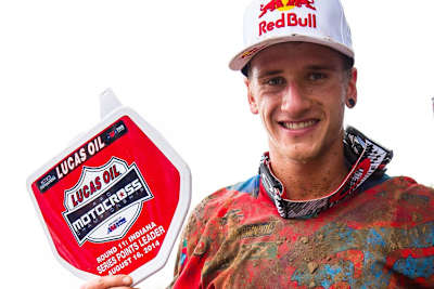 Ken Roczen mit dem «redplate» des Meisterschaftsführenden