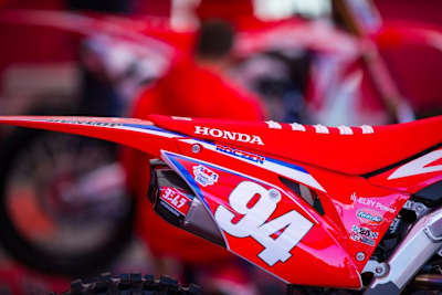 In Anaheim startete Ken Roczen noch mit dem 'redplate' des WM-Führenden