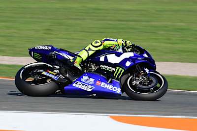Valentino Rossi mischt bei den Testfahrten in Valencia ganz vorne mit