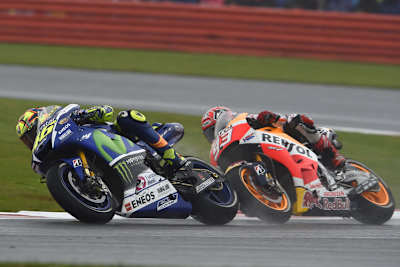 Silverstone: Marc Márquez biss sich an Rossi die Zähne aus