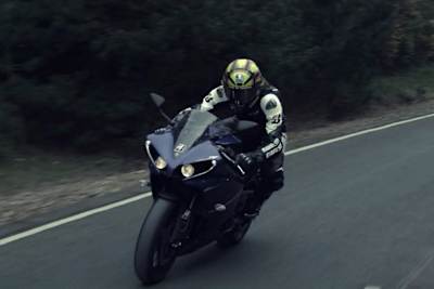 Valentino Rossi mit  einer Yamaha YZF-R1 und dem S20 Evo 