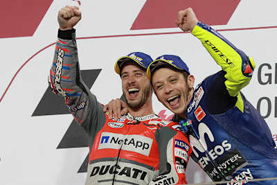 Andrea Dovizioso (13. GP-Siege) mit Valentino Rossi