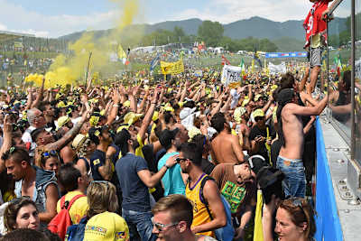Die Leidenschaft italienischen Fans ist in Mugello deutlich spürbar