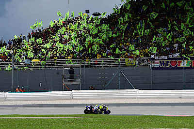 Valentino Rossi im Fahnenmeer von Malaysia